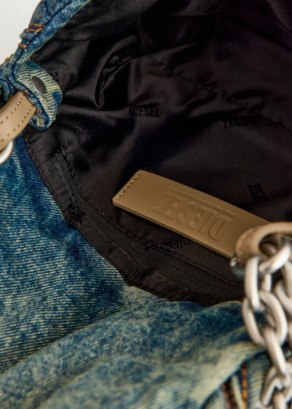 Charm-D Shoulder Bag