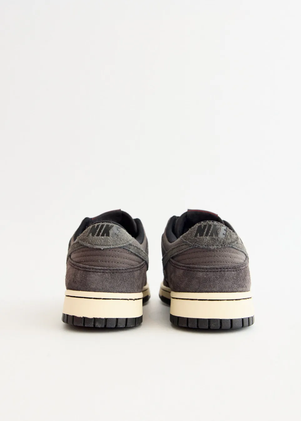 Dunk Low Retro 'Medium Ash Black' Sneakers