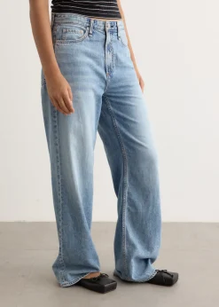 Featherweight Logan Wide Leg Jeans