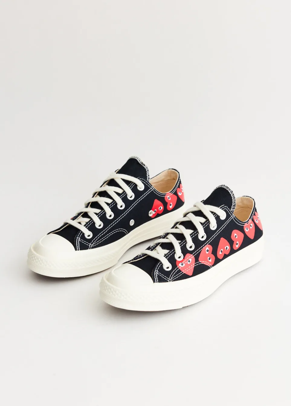 K126 Converse Multi Heart Low Top Sneakers