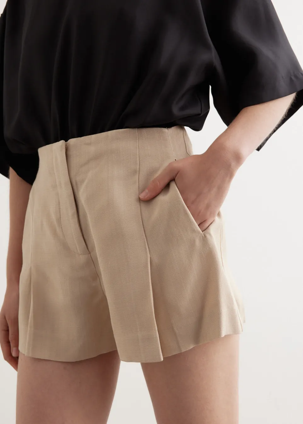 Linea Pleat Shorts