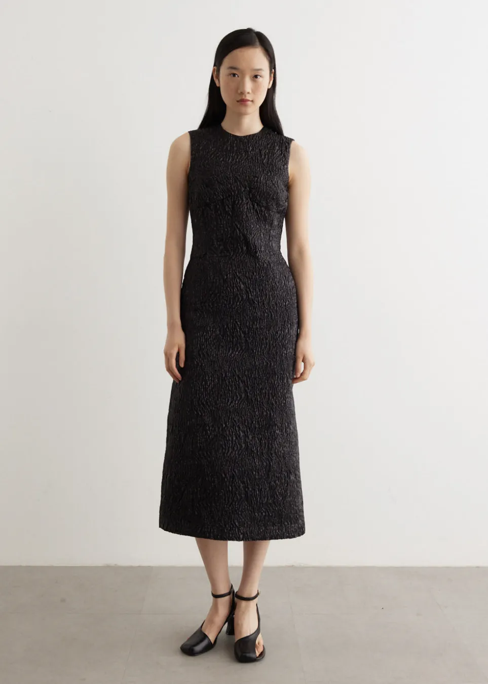 Sleeveless Straight Cut Dart Dress