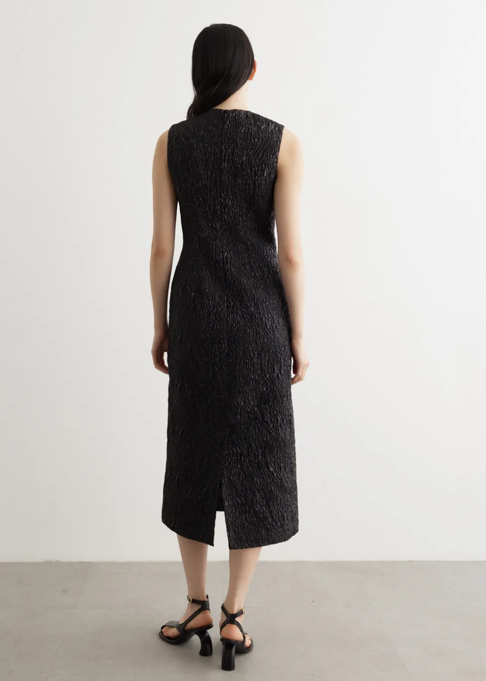 Sleeveless Straight Cut Dart Dress