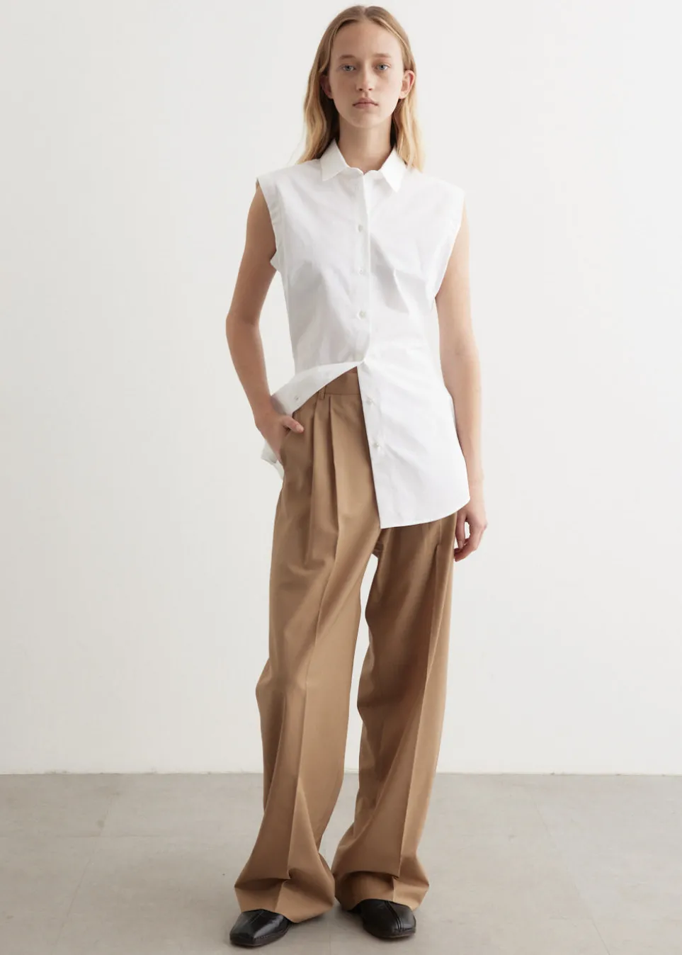 Wide Leg Pleated Trousers