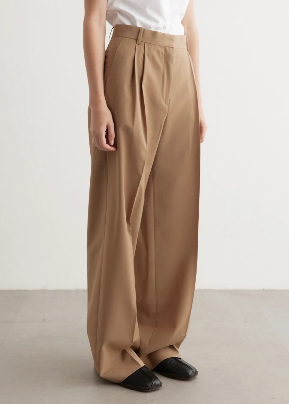 Wide Leg Pleated Trousers