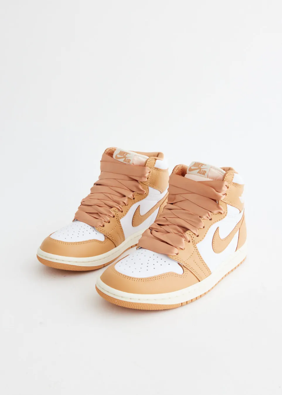 Women's Air Jordan 1 Retro High OG 'Praline' Sneakers