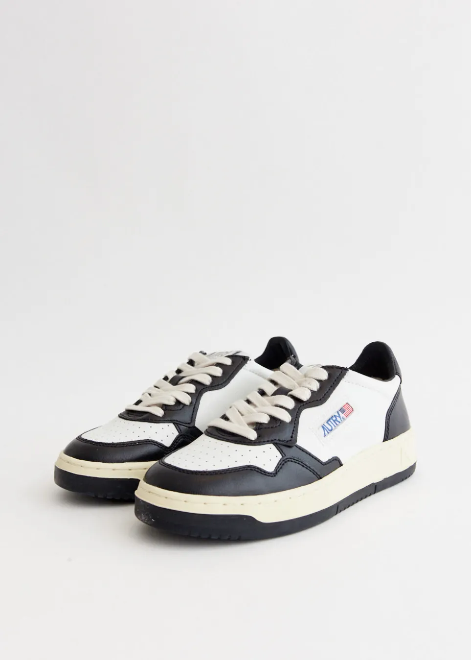 Women's Medalist Sneakers