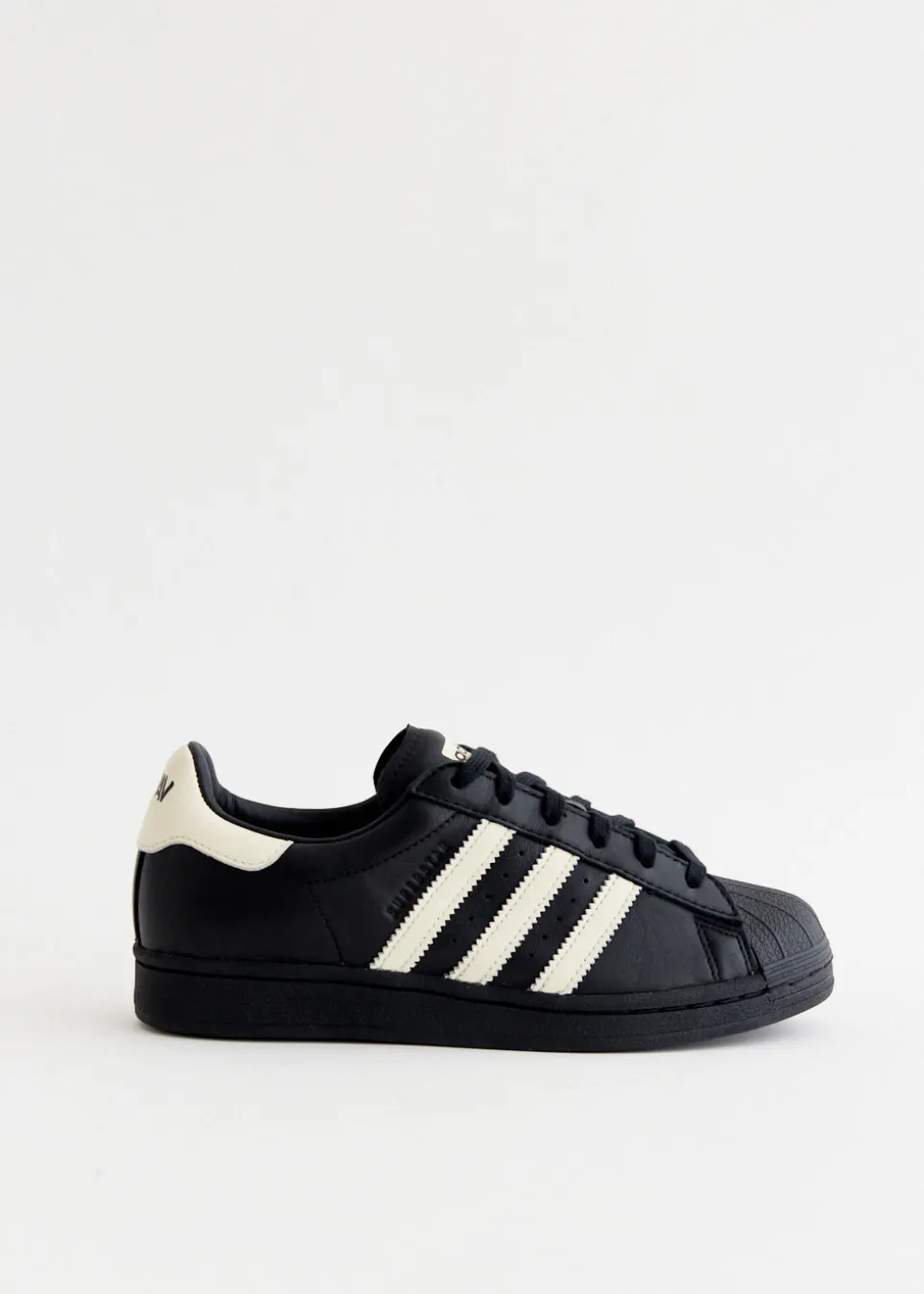 x Avavav Superfinger Superstar Sneakers