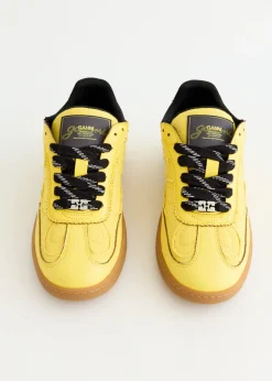 08 Sneakers