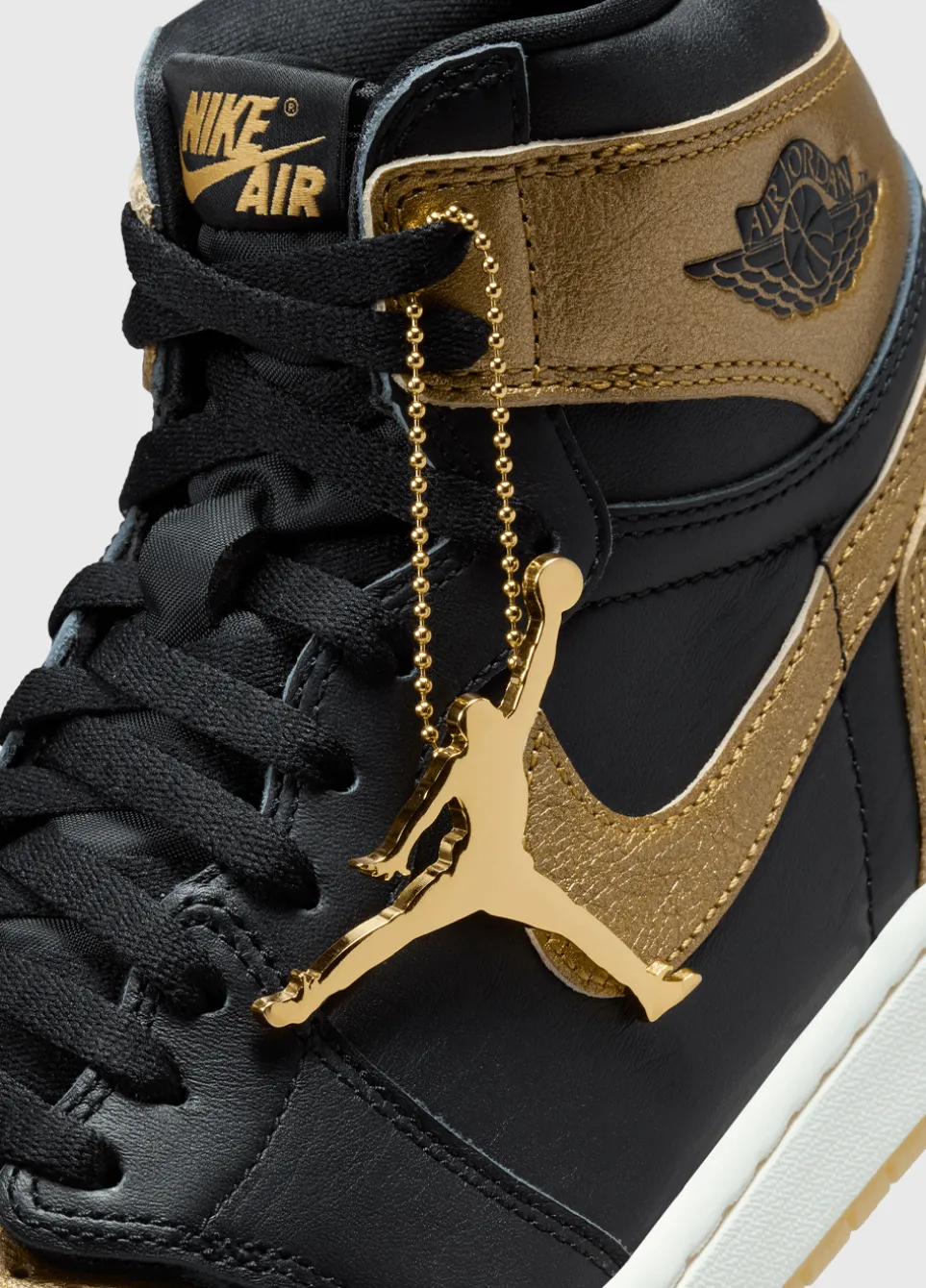 Air Jordan 1 Retro High OG 'Metallic Gold' Sneakers