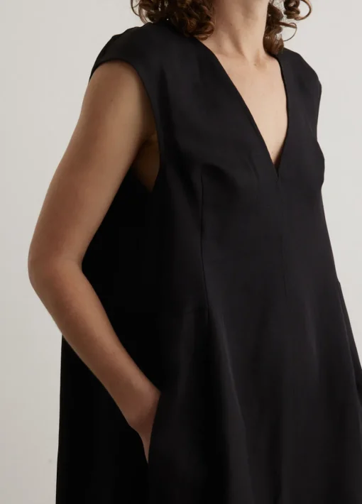 Beck Sleeveless Volume Dress