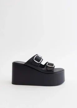 Buckle Wedges