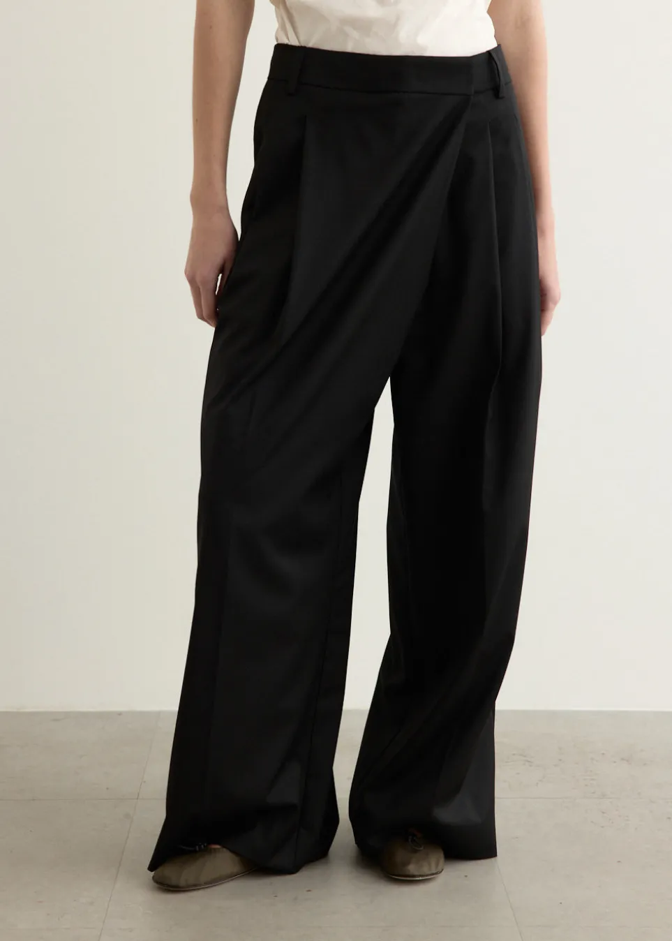 Calendered Wool Mid Waist Pants