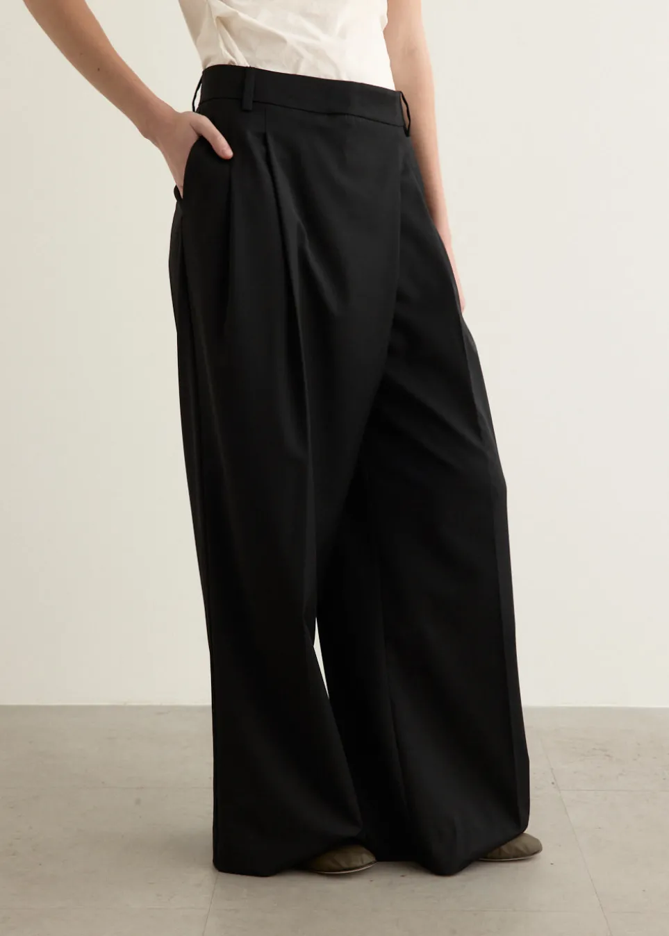 Calendered Wool Mid Waist Pants