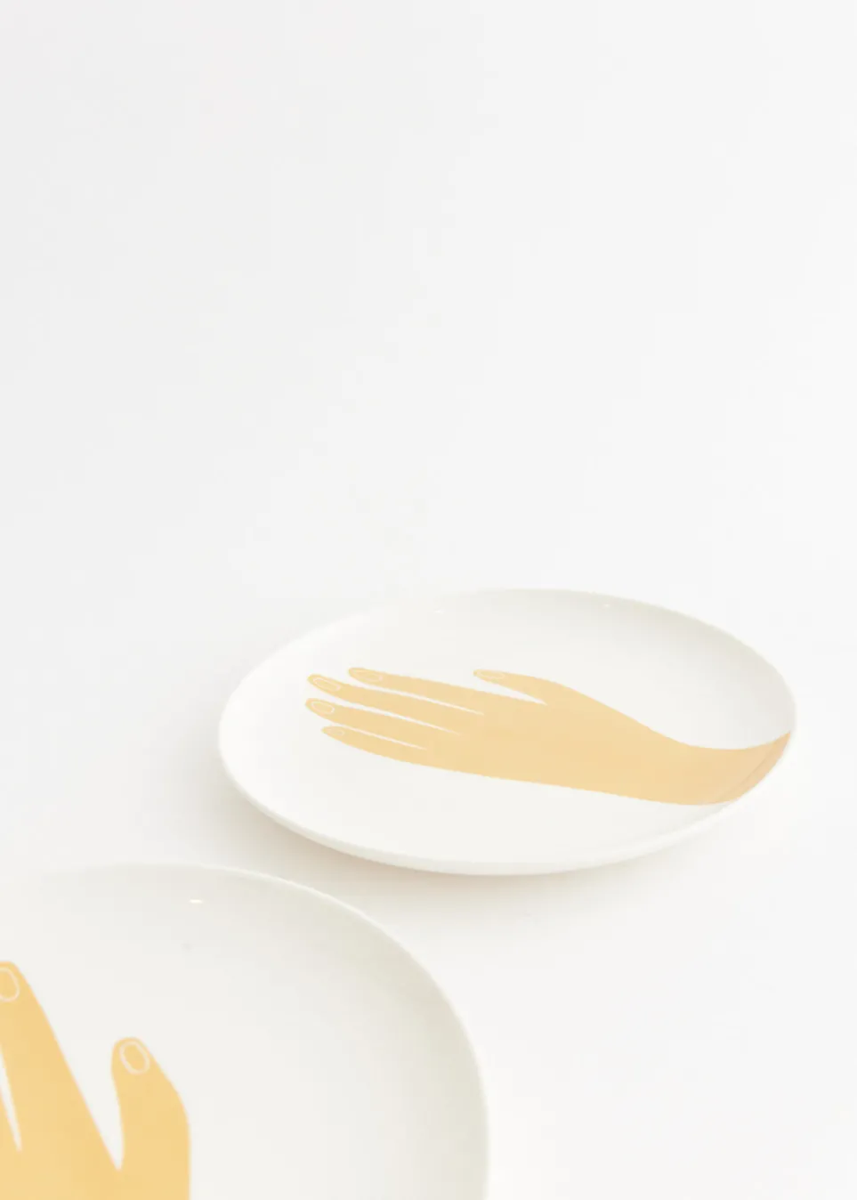 Dinner Plates Les Mains