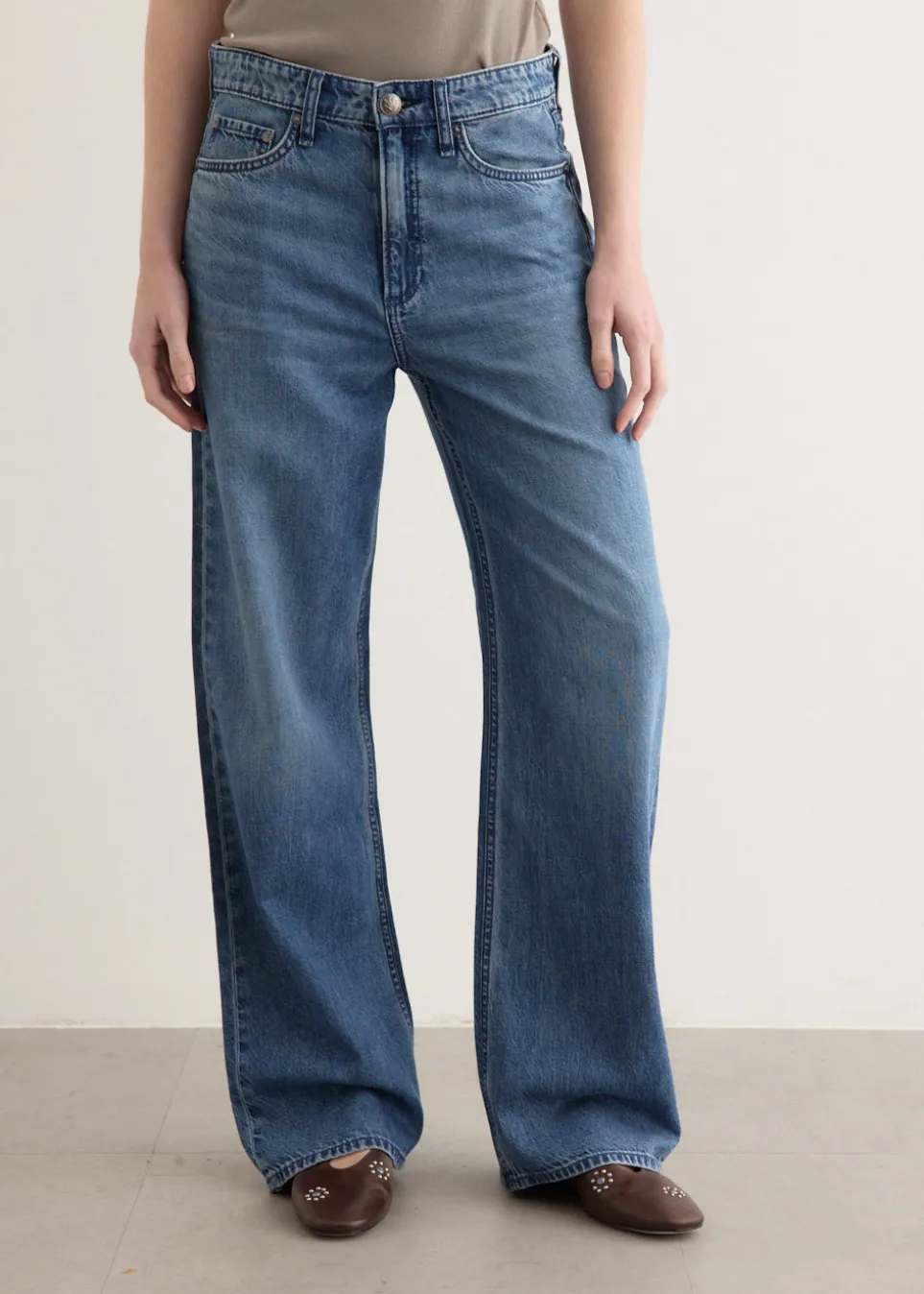 Featherweight Logan Jeans