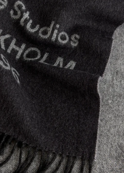 Logo Scarf
