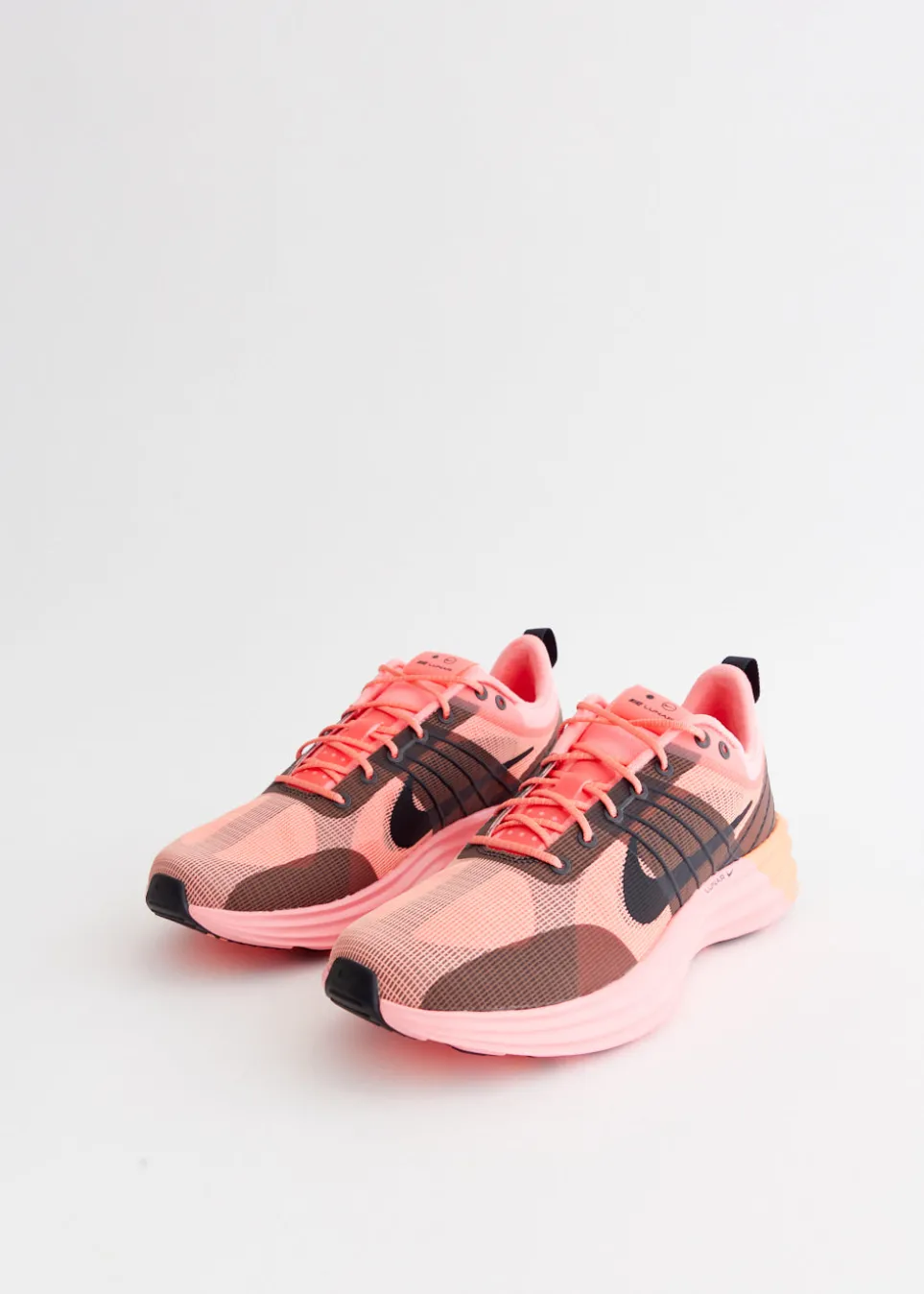 Lunar Roam Premium 'Pink Gaze' Sneakers
