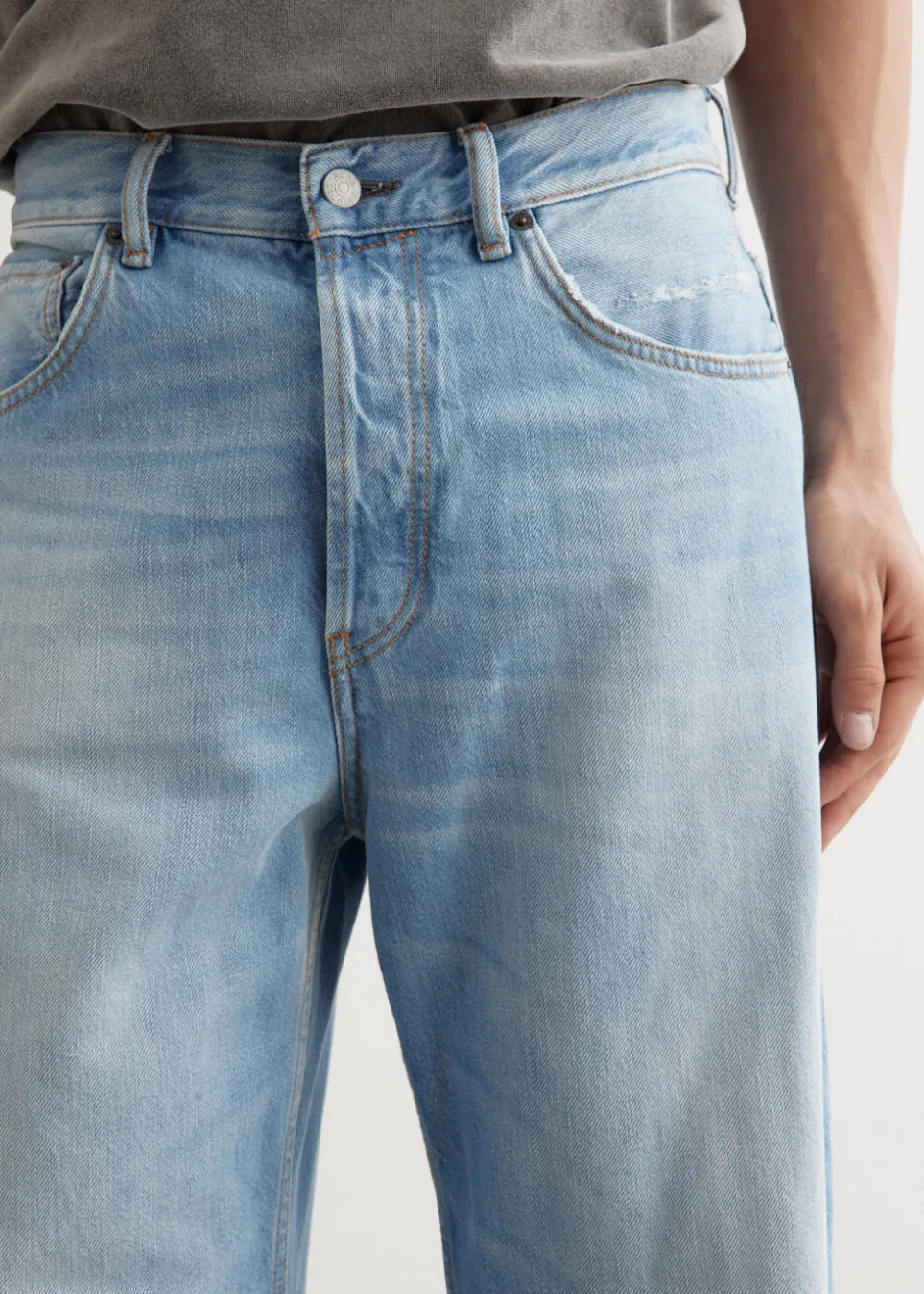 2021M Light Blue Vintage Jeans