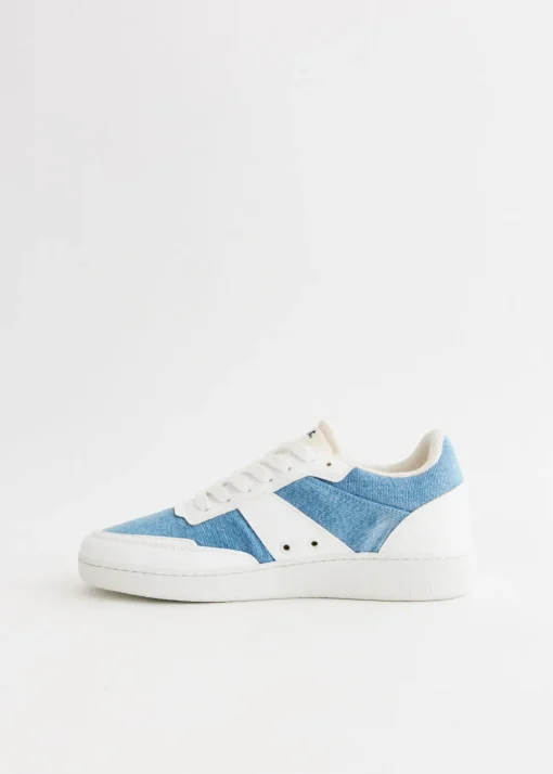 Plain Sneakers