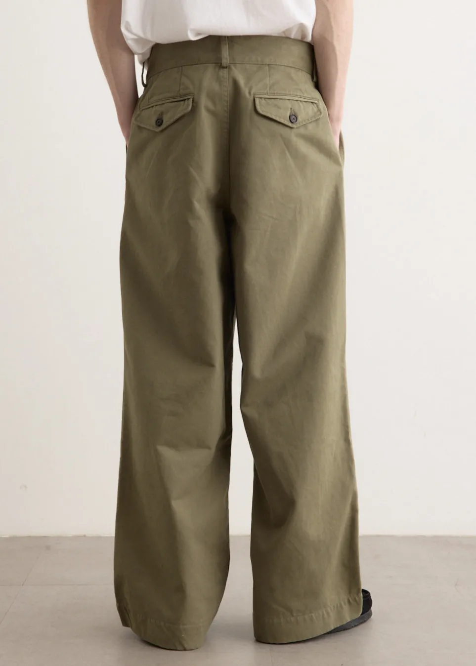 Single Pleat Baggy Pants