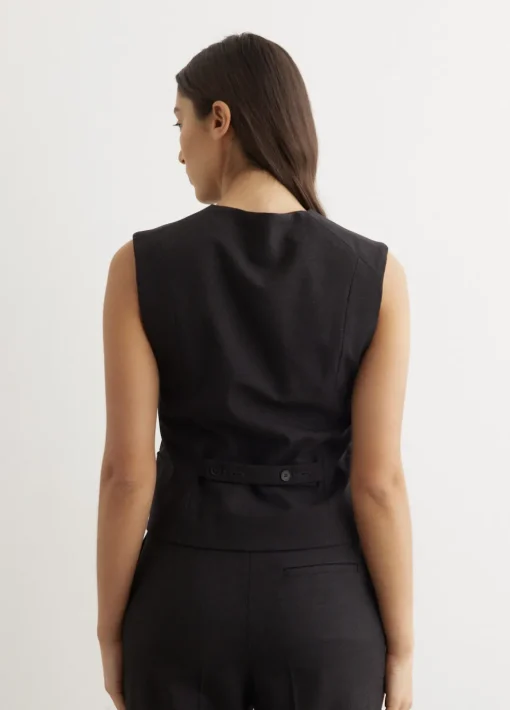 Teora Sleeveless Vest