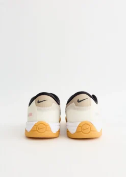 Total 90 'White Black' Sneakers