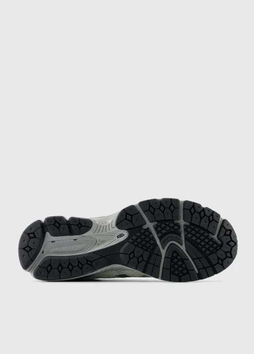 860v2 'Metallic Silver' Sneakers