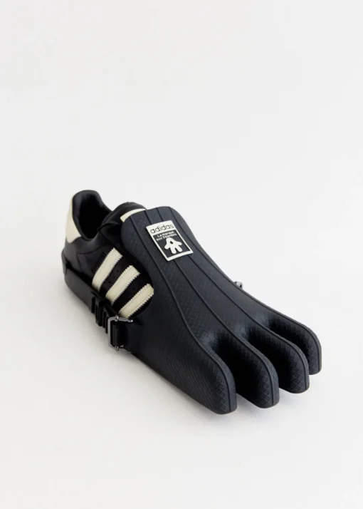 x Avavav Superfinger Superstar Sneakers