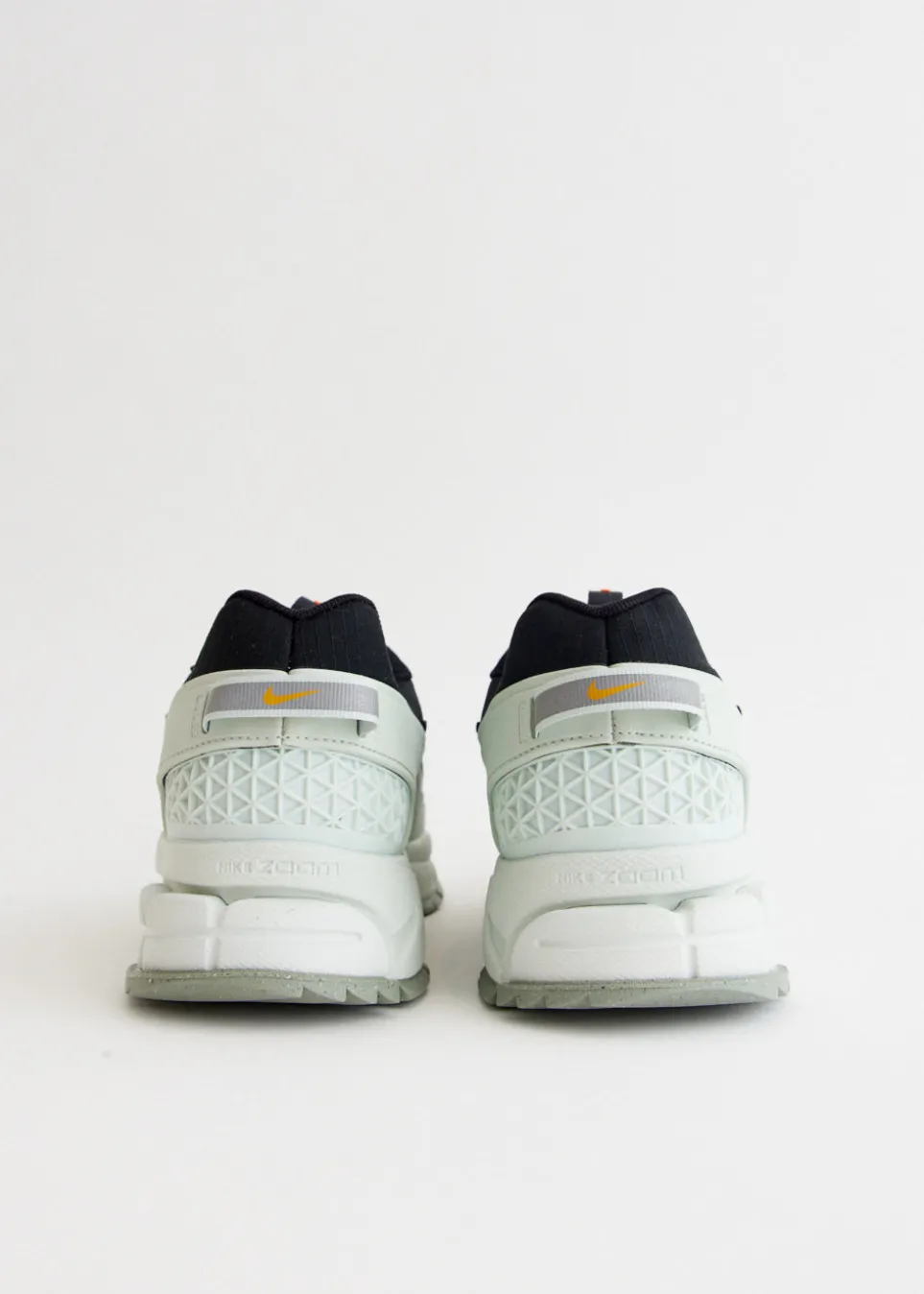 Zoom Vomero 5 Roam 'Black Light Silver' Sneakers